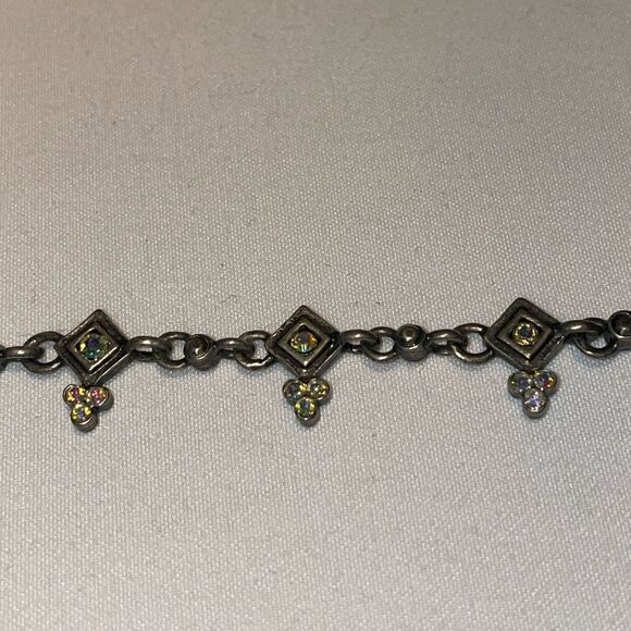 Delicate necklace with diamonds and clovers - Picture 5 of 7